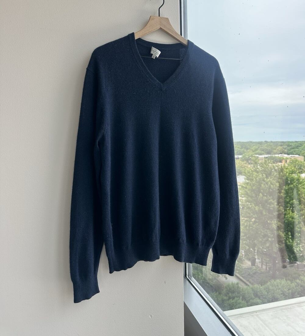 Neiman Marcus Cloud Cashmere Blue Knit V-Neck Pullover Sweater Men's XL